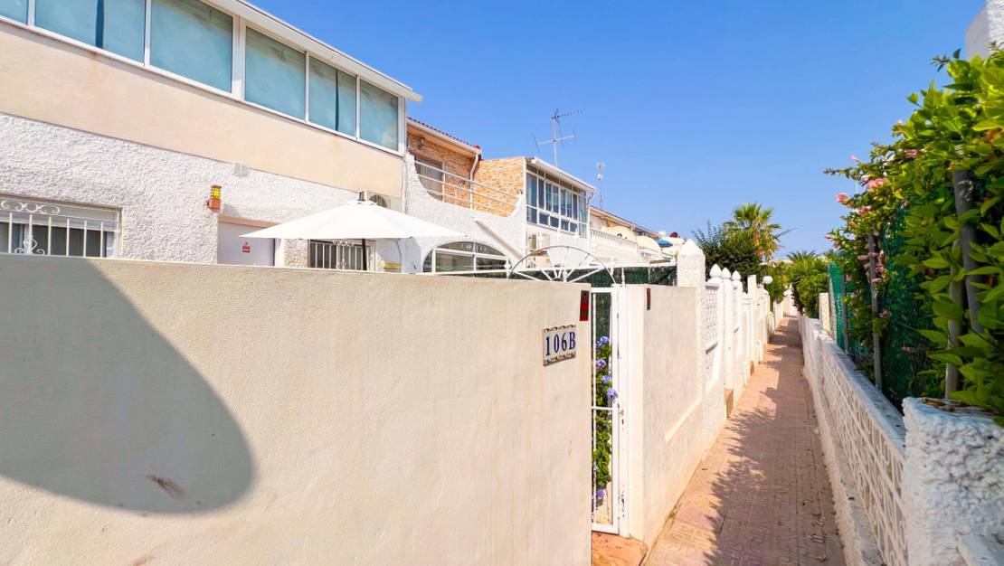 Venta - Chalet - Torrevieja - La Mata