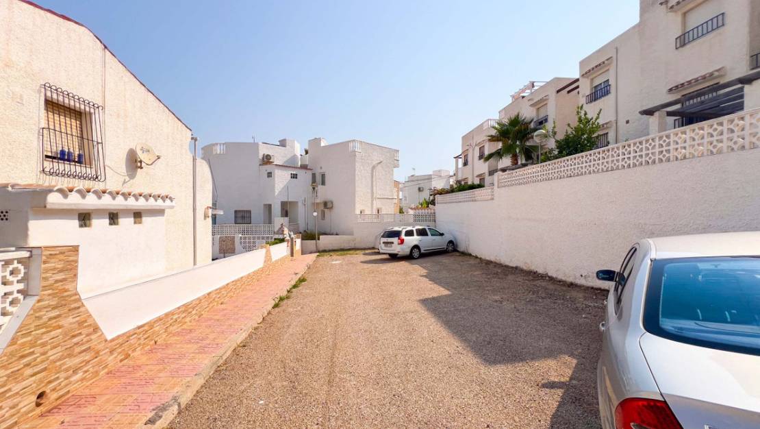 Venta - Chalet - Torrevieja - La Mata