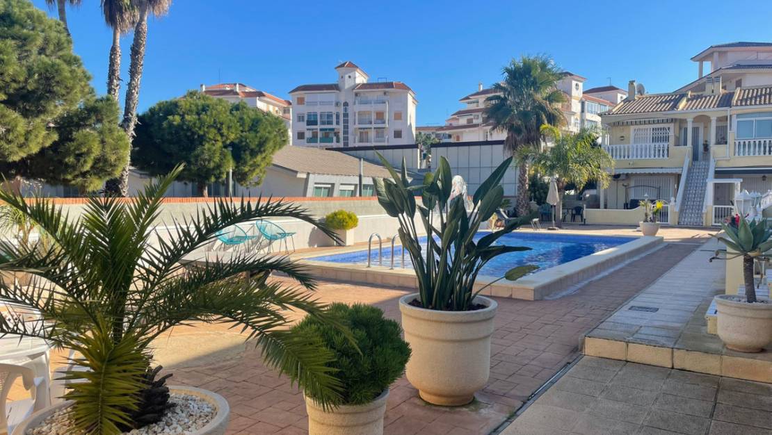 Venta - Chalet - Torrevieja - La Mata