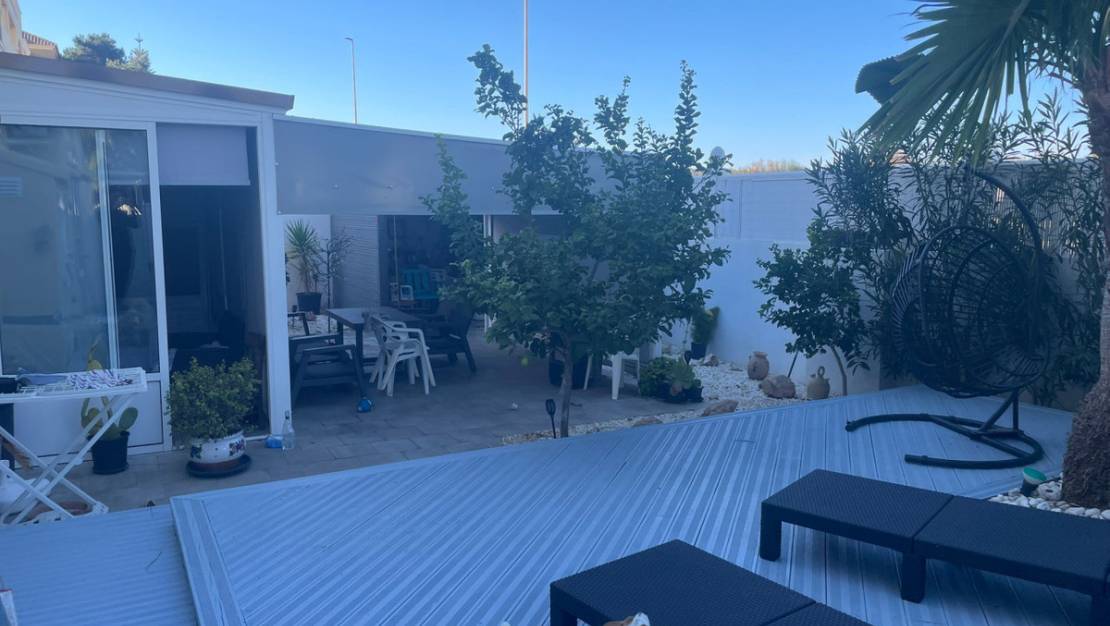 Venta - Chalet - Torrevieja - La Mata