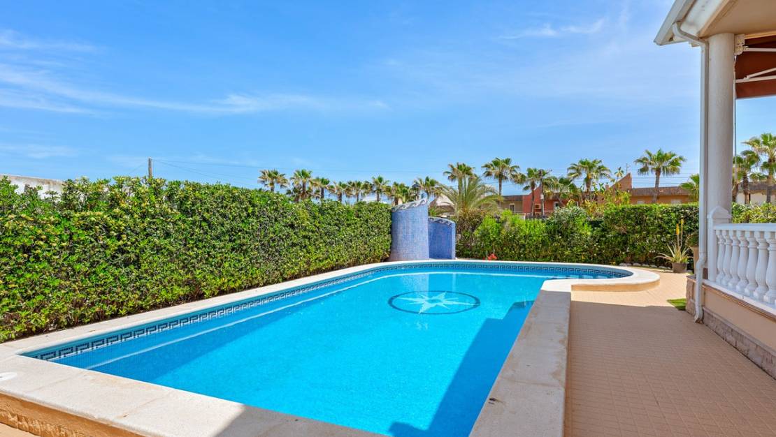 Venta - Chalet - Torrevieja - La Mata