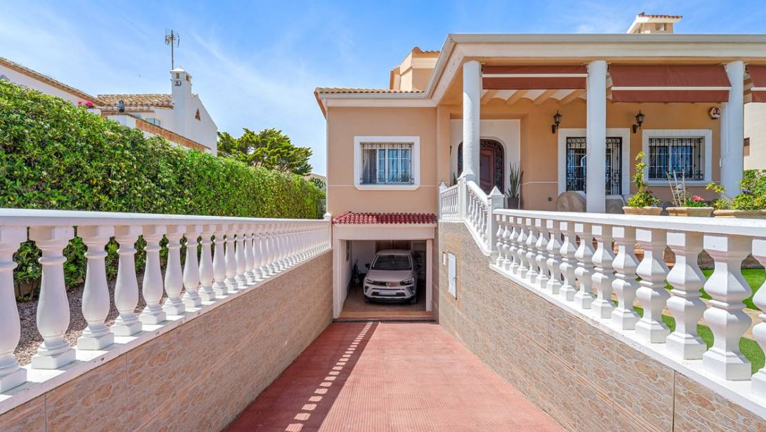 Venta - Chalet - Torrevieja - La Mata