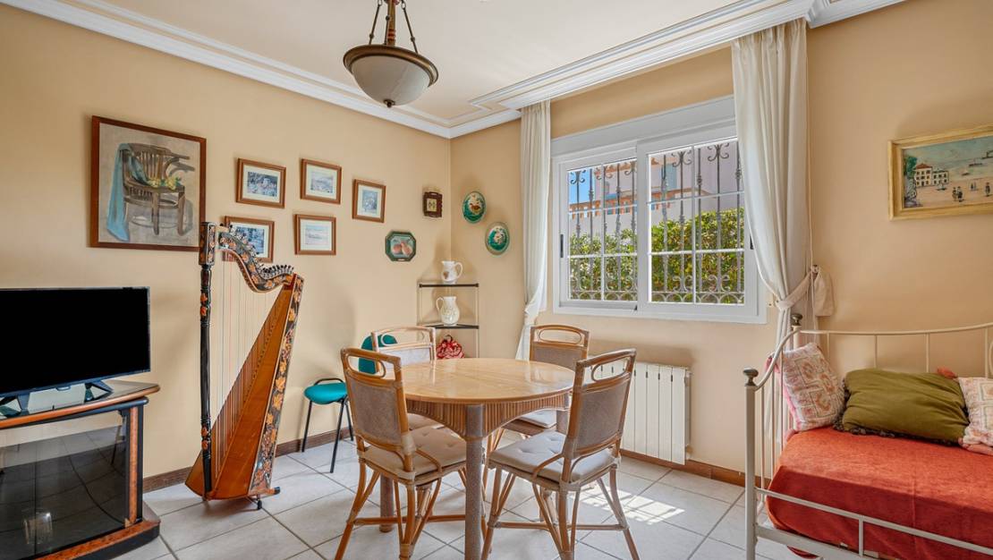 Venta - Chalet - Torrevieja - La Mata