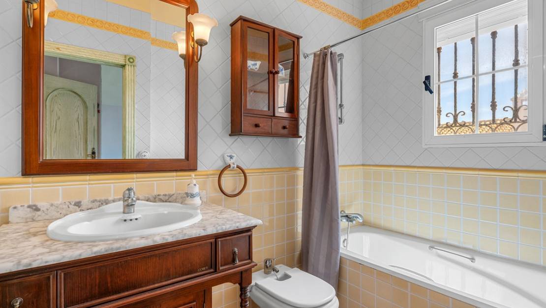 Venta - Chalet - Torrevieja - La Mata