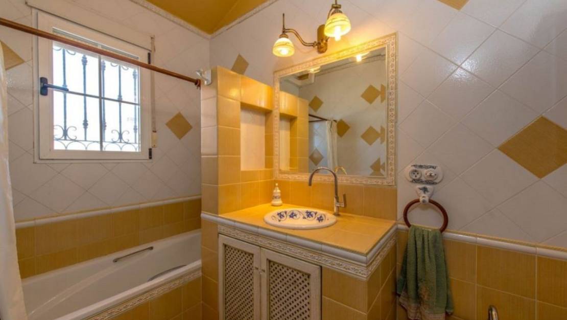 Venta - Chalet - Torrevieja - La Mata