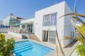 Venta - Chalet - Torrevieja - La Mata