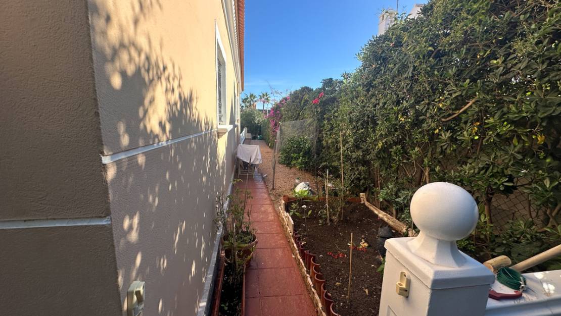 Venta - Chalet - Torrevieja - La Mata