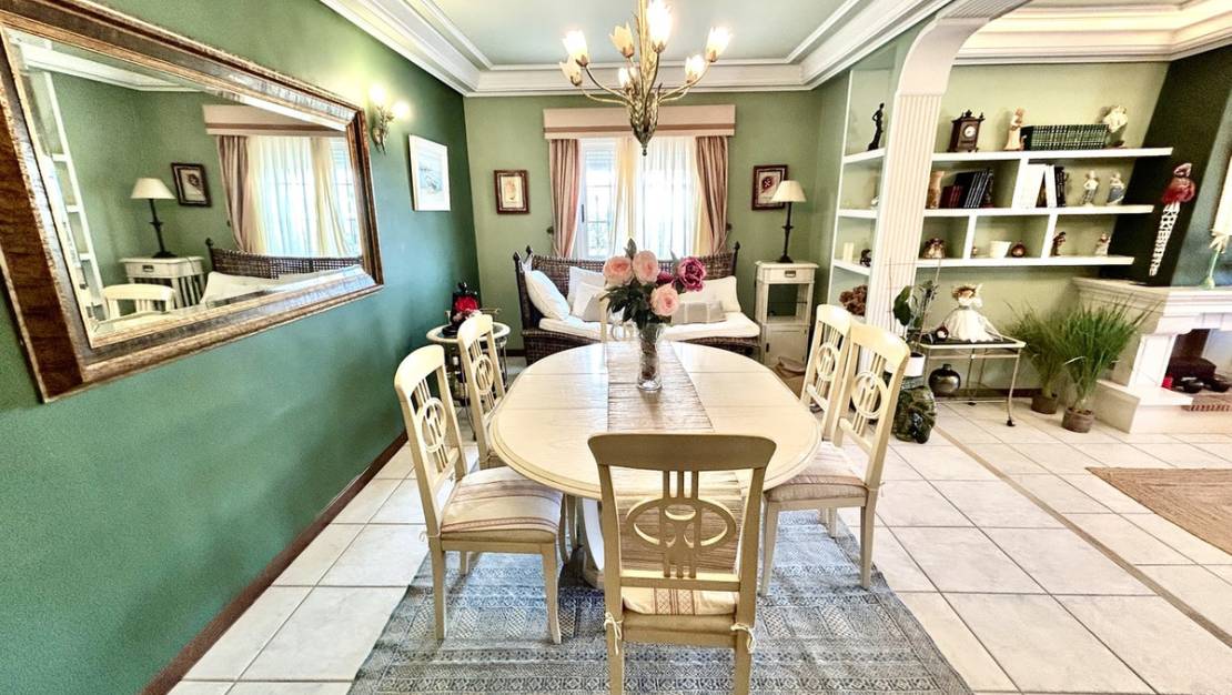 Venta - Chalet - Torrevieja - La Mata