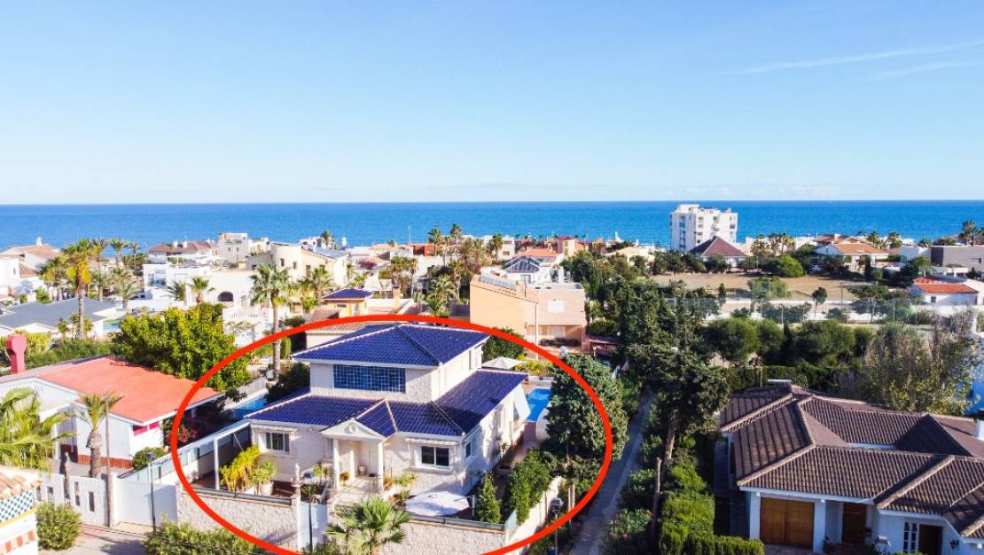 Venta - Chalet - Torrevieja - La Mata