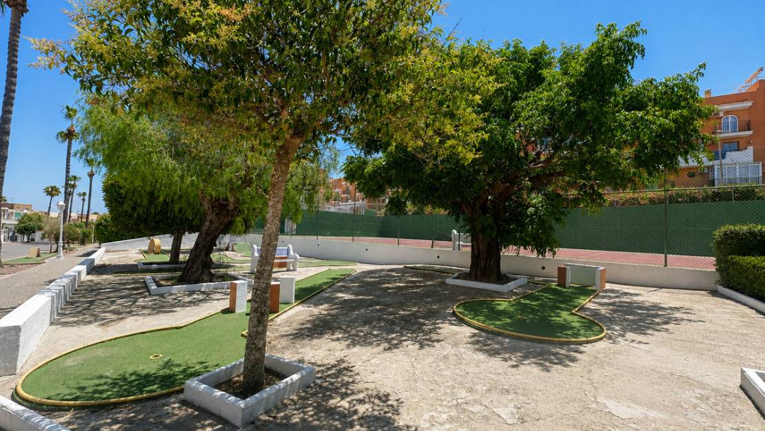 Venta - Chalet - Torrevieja - La Mata