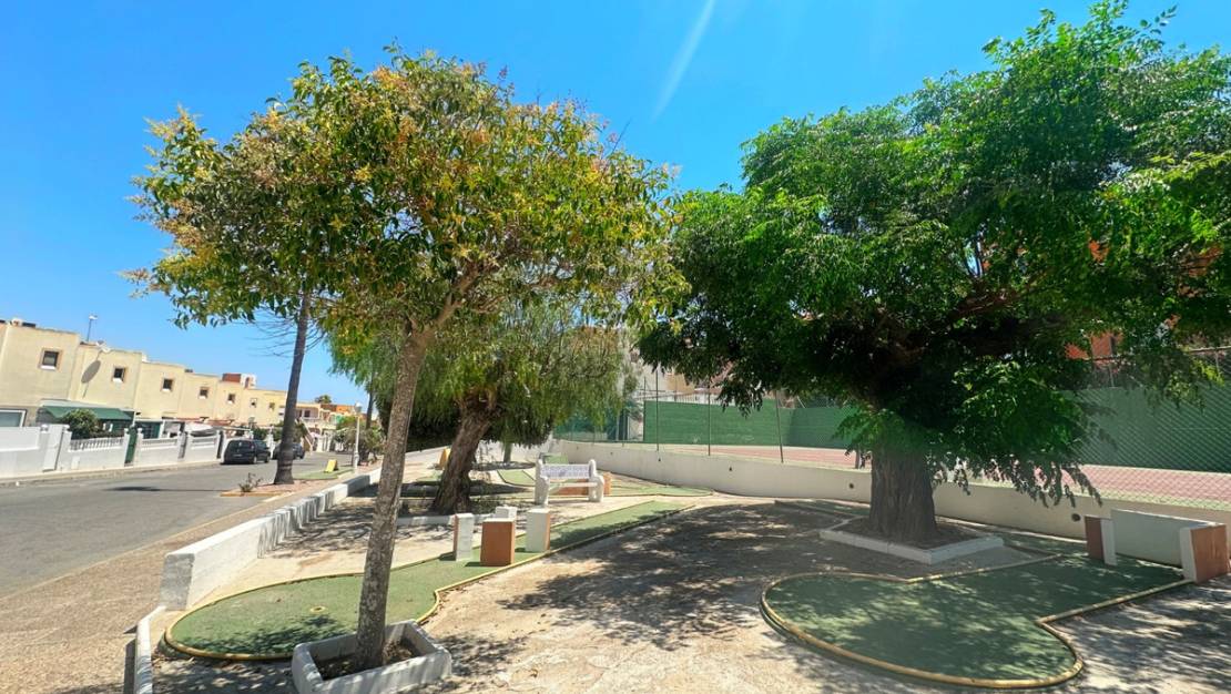 Venta - Chalet - Torrevieja - La Mata