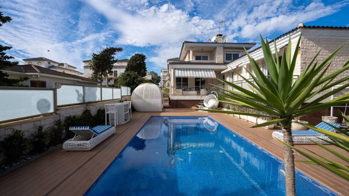 Venta - Chalet - Torrevieja - La Mata
