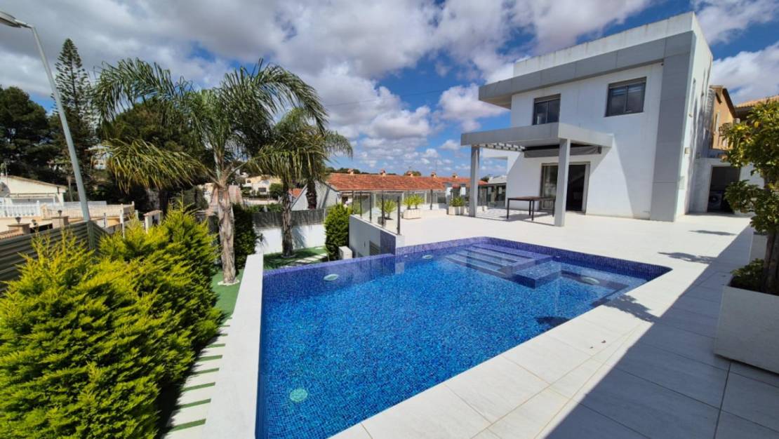 Venta - Chalet - Torrevieja - La siesta