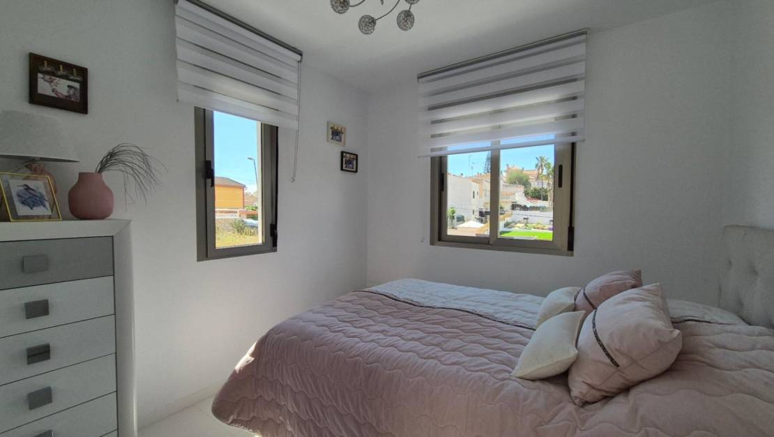 Venta - Chalet - Torrevieja - La siesta