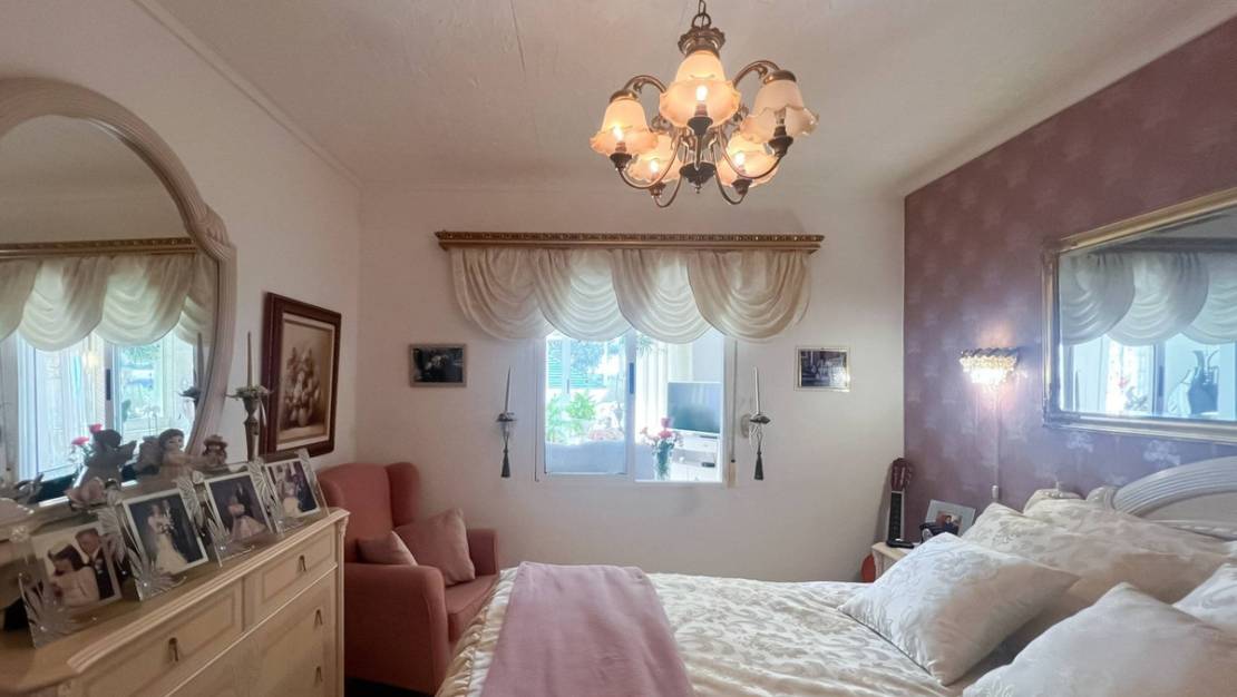 Venta - Chalet - Torrevieja - La siesta