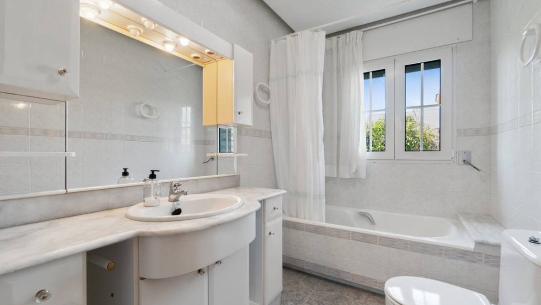 Venta - Chalet - Torrevieja - La Veleta