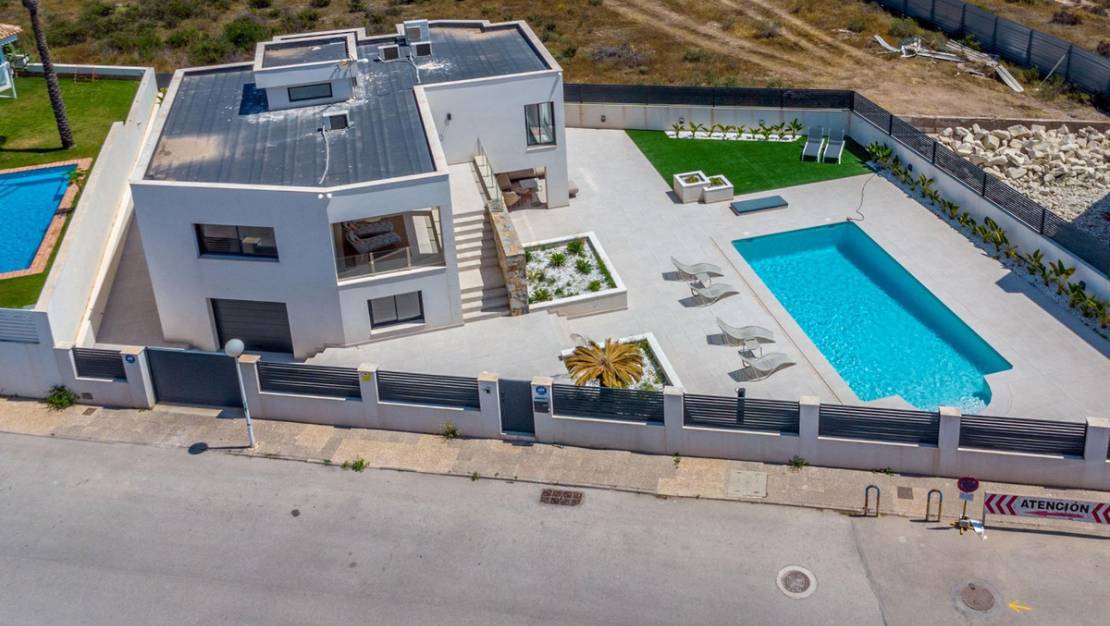 Venta - Chalet - Torrevieja - La Veleta