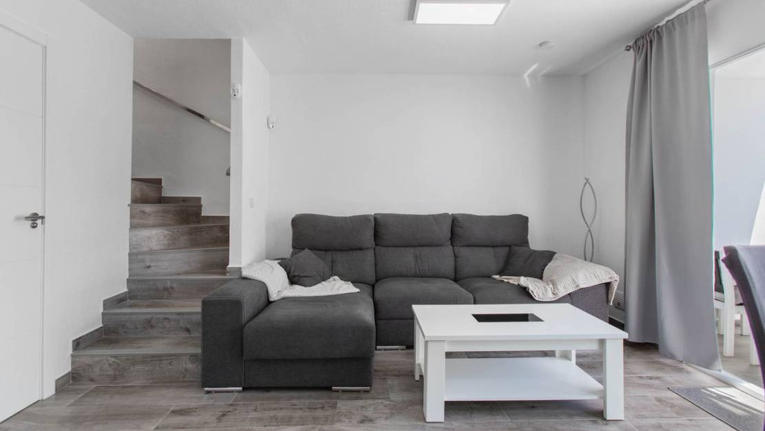 Venta - Chalet - Torrevieja - Lago jardin