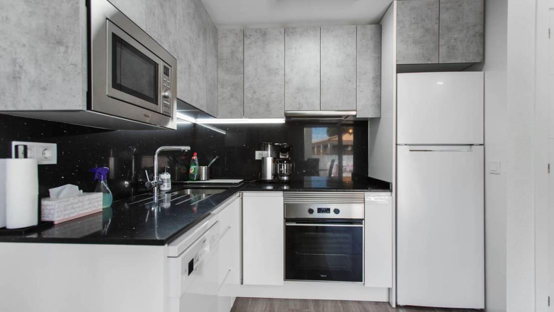 Venta - Chalet - Torrevieja - Lago jardin