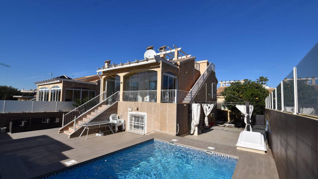 Venta - Chalet - Torrevieja - Los altos