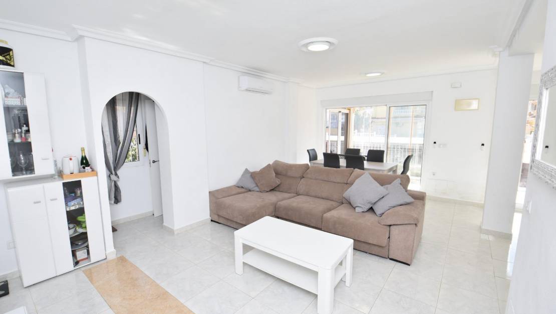 Venta - Chalet - Torrevieja - Los altos