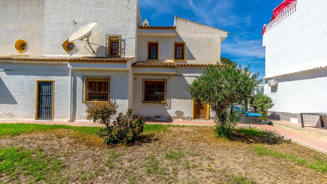 Venta - Chalet - Torrevieja - Los altos