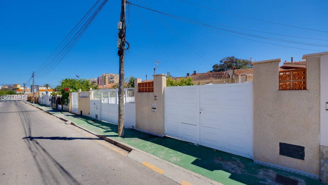 Venta - Chalet - Torrevieja - Los Angeles