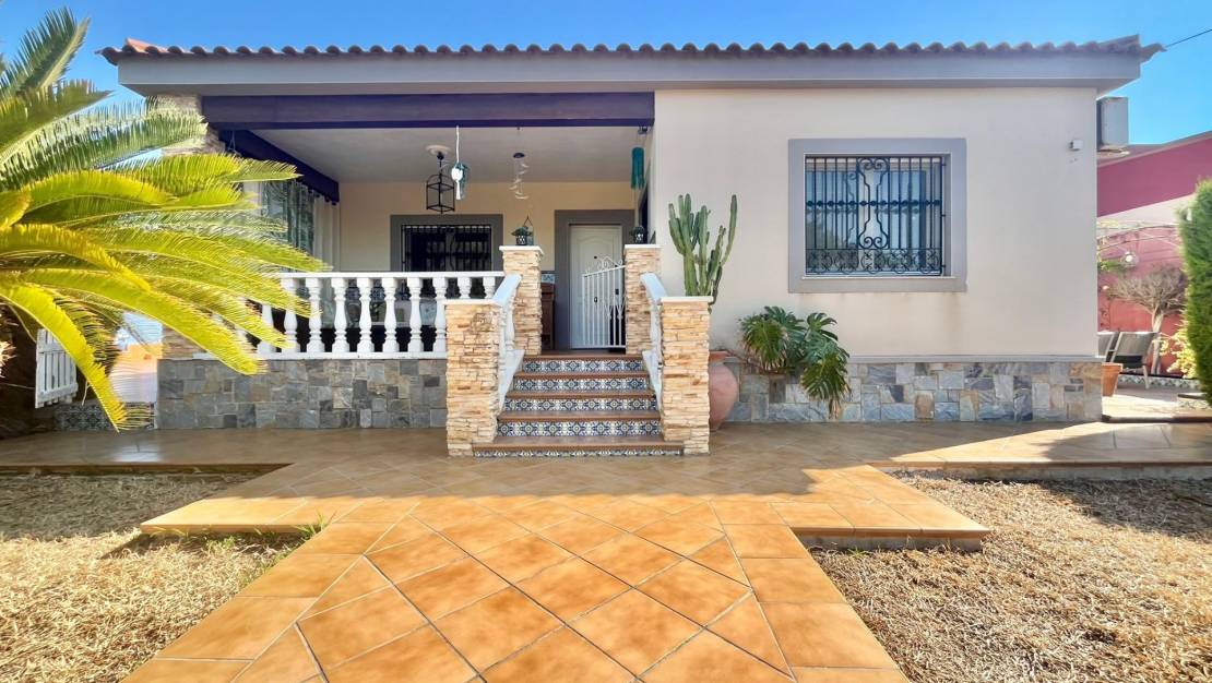 Venta - Chalet - Torrevieja - Los Balcones - Los Altos del Edén