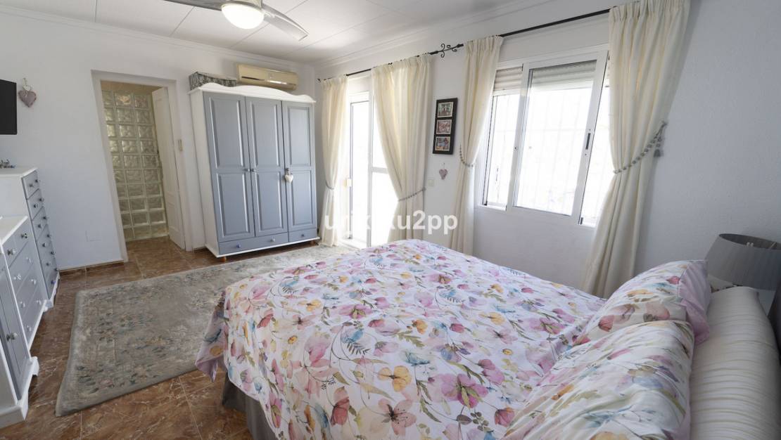 Venta - Chalet - Torrevieja - San Luis