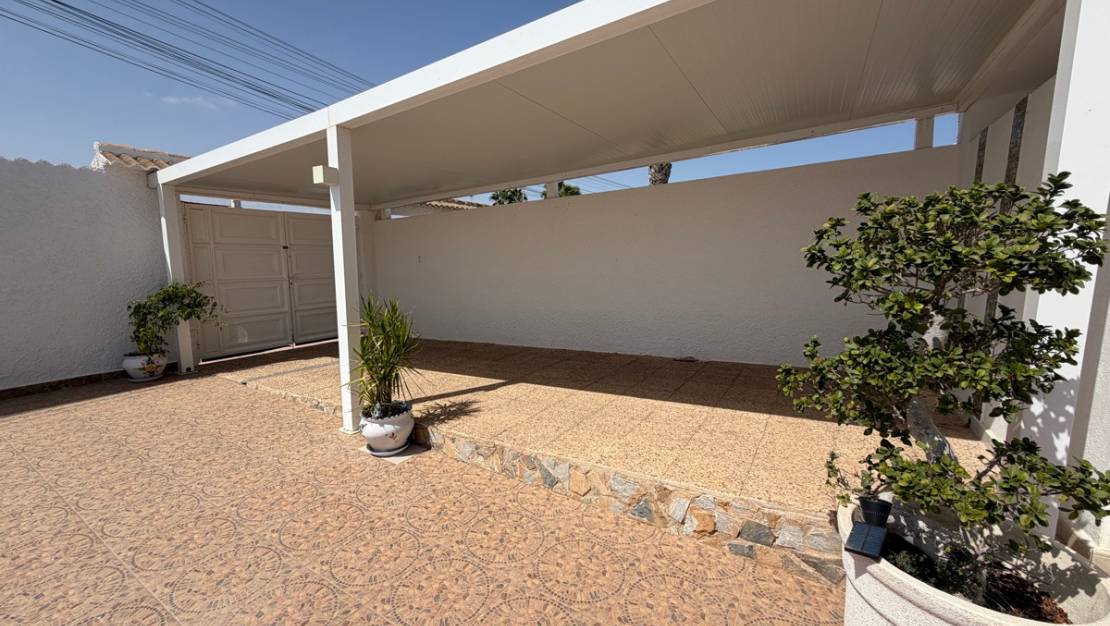 Venta - Chalet - Torrevieja - San Luis