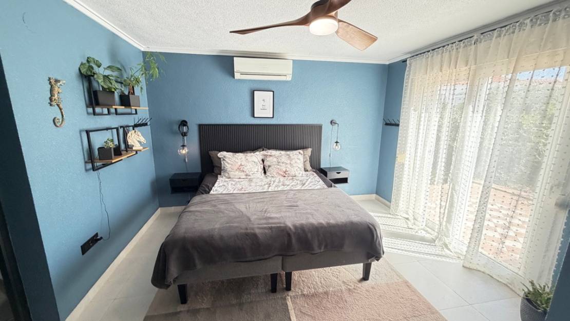 Venta - Chalet - Torrevieja - San Luis