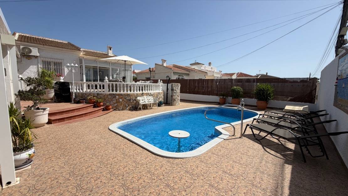 Venta - Chalet - Torrevieja - San Luis
