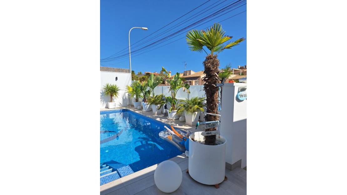 Venta - Chalet - Torrevieja - Torrevieja Centro