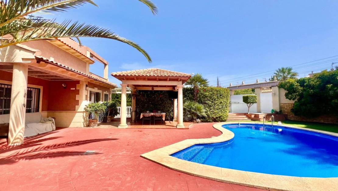 Venta - Chalet - Torrevieja - Torrevieja Centro