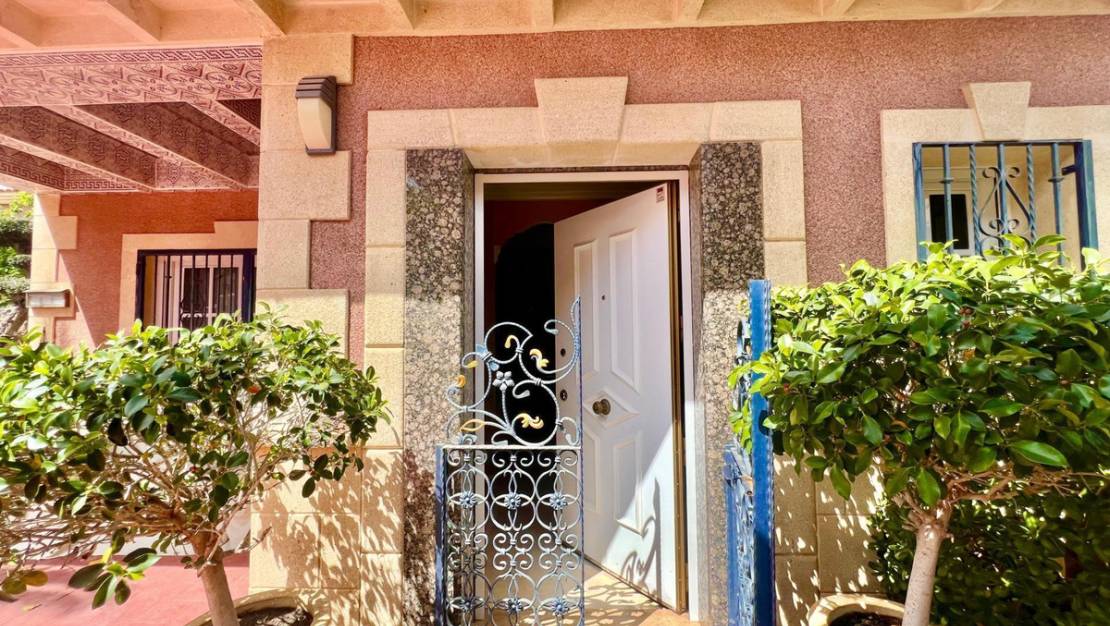 Venta - Chalet - Torrevieja - Torrevieja Centro