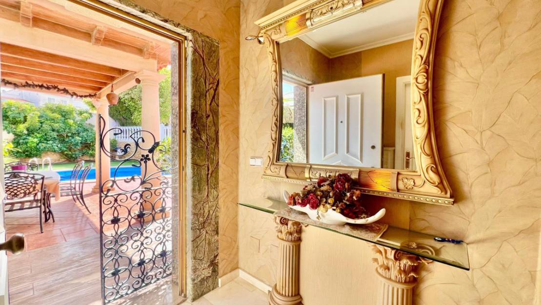 Venta - Chalet - Torrevieja - Torrevieja Centro