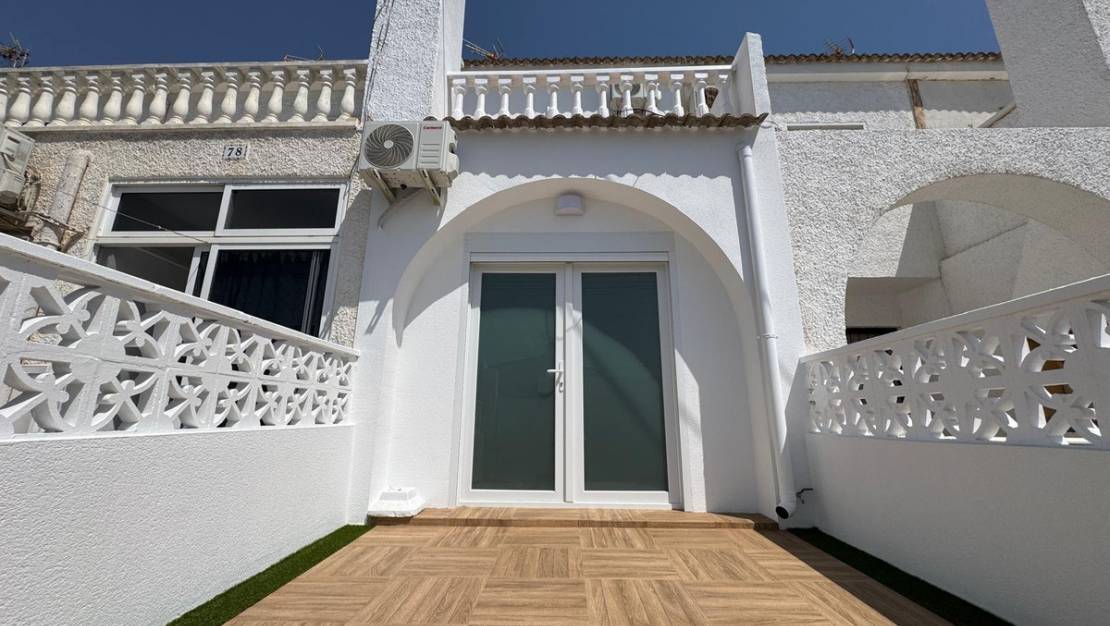 Venta - Chalet - Torrevieja - Torrevieja Centro