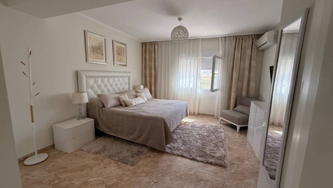 Venta - Chalet - Torrevieja - Torrevieja Centro