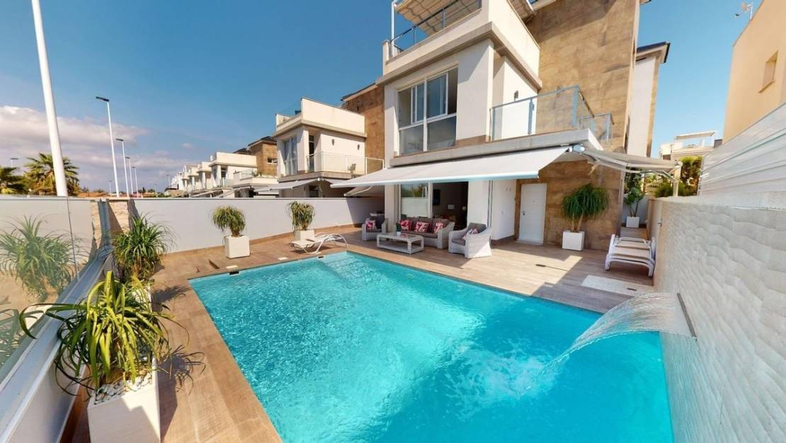 Venta - Chalet - Torrevieja - Torrevieja Centro