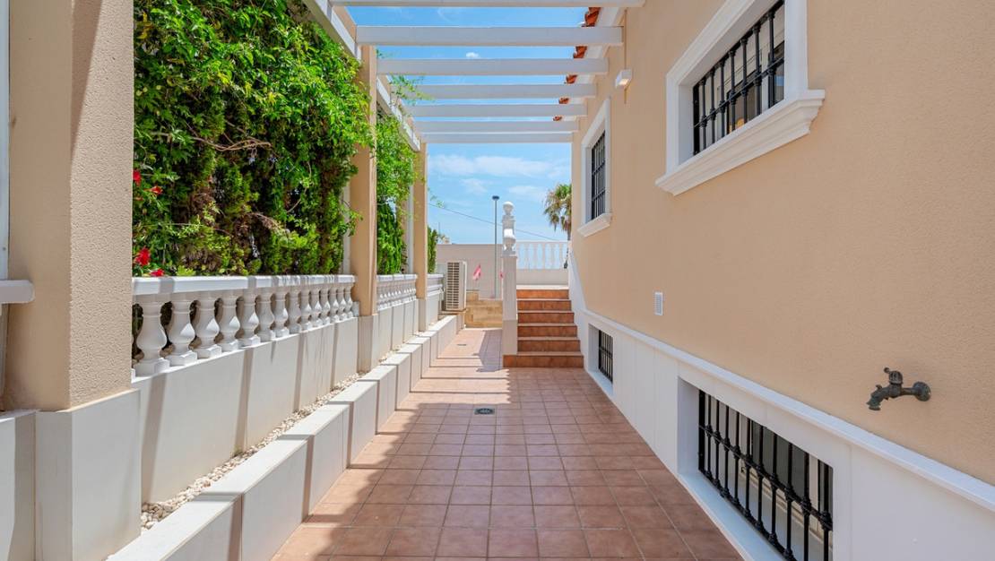 Venta - Chalet - Torrevieja - Torrevieja Centro