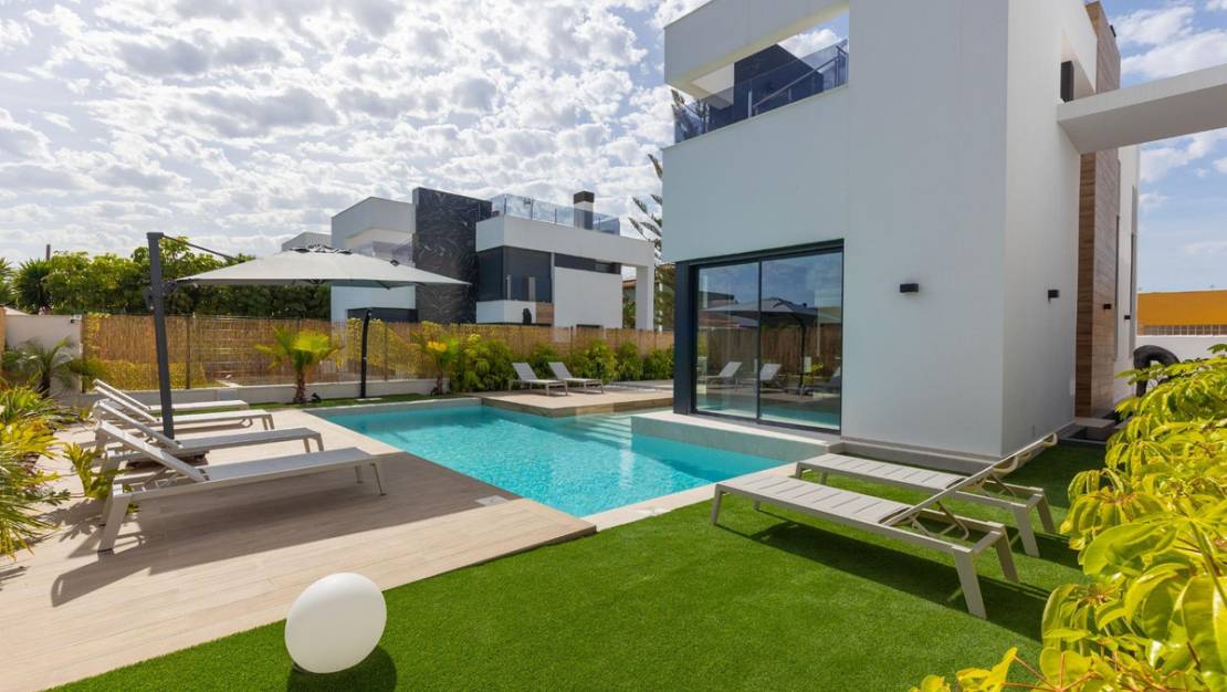 Venta - Chalet - Torrevieja - Torrevieja Centro