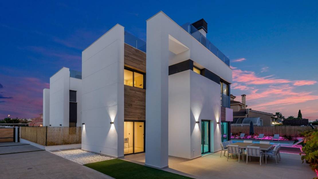 Venta - Chalet - Torrevieja - Torrevieja Centro