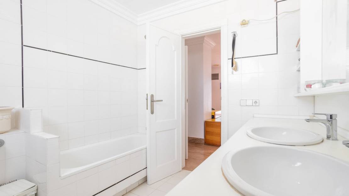 Venta - Chalet - Torrevieja - Torrevieja Centro