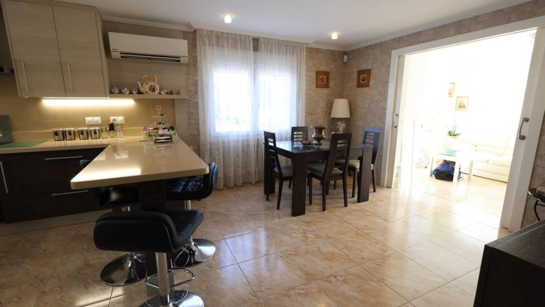 Venta - Chalet - Torrevieja - Torrevieja Centro