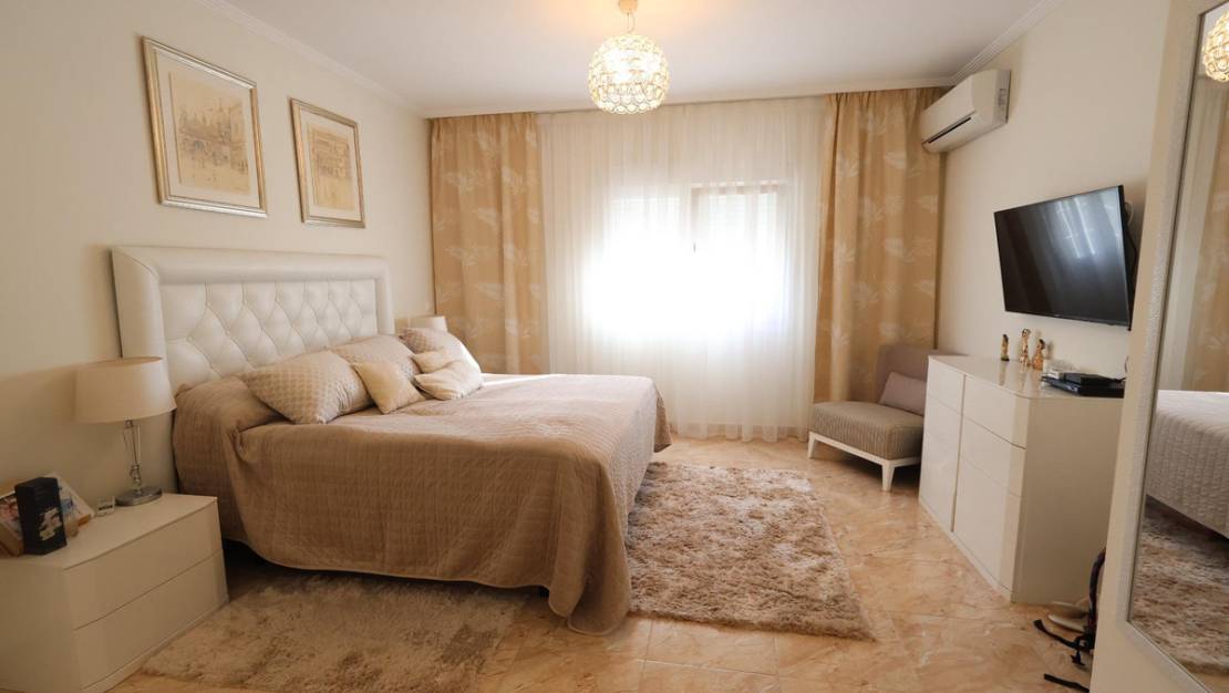 Venta - Chalet - Torrevieja - Torrevieja Centro