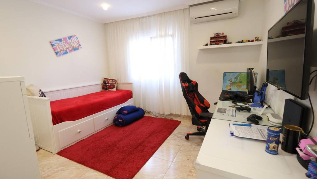 Venta - Chalet - Torrevieja - Torrevieja Centro