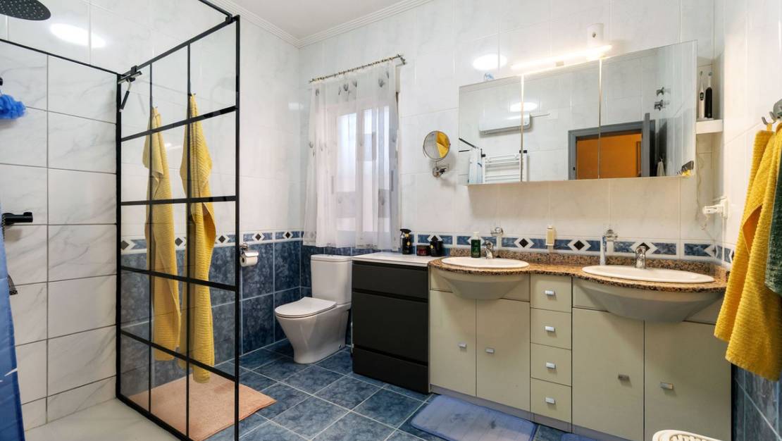 Venta - Chalet - Torrevieja - Torrevieja Centro