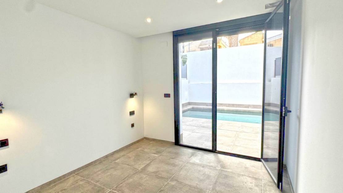 Venta - Chalet - Torrevieja - Torrevieja Centro