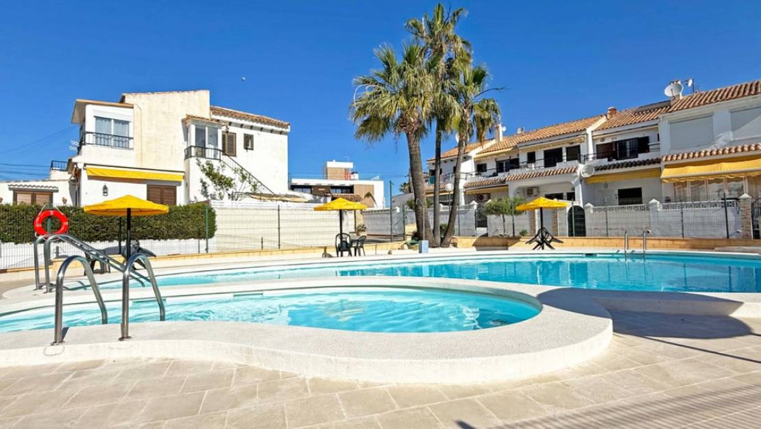 Venta - Chalet - Torrevieja - Torrevieja Centro