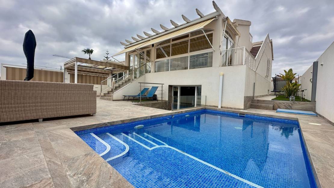 Venta - Chalet - Torrevieja - Torrevieja Centro